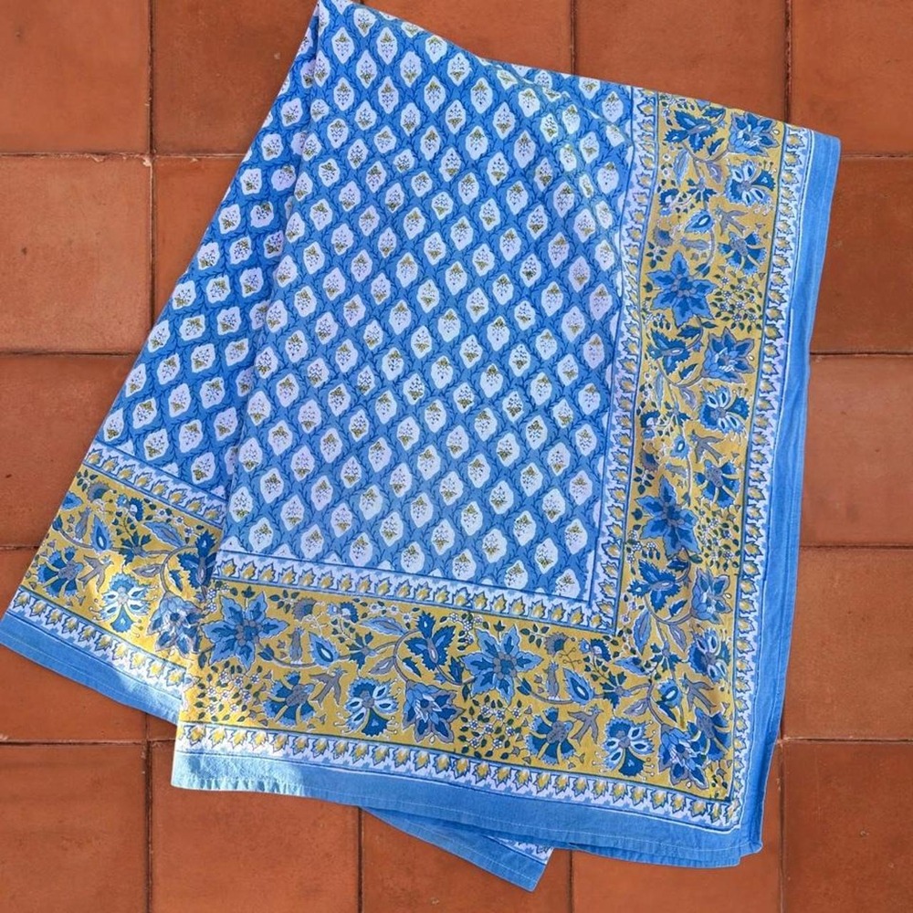 100% Cotton Vintage Pomegranate Brand Floral Cottage Core Tablecloth
